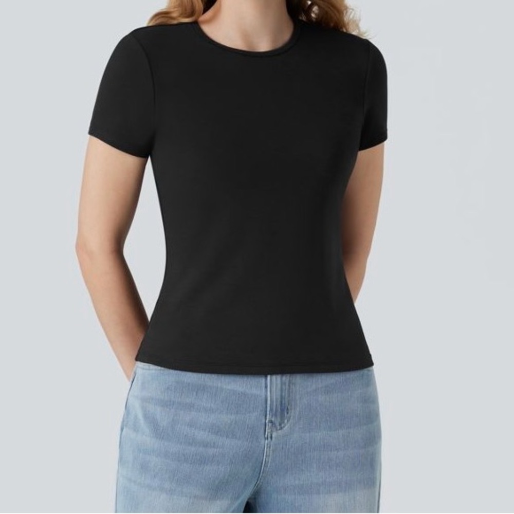 NWT Halara Heatcore Round Neck Short Sleeve T-Shirt - Large